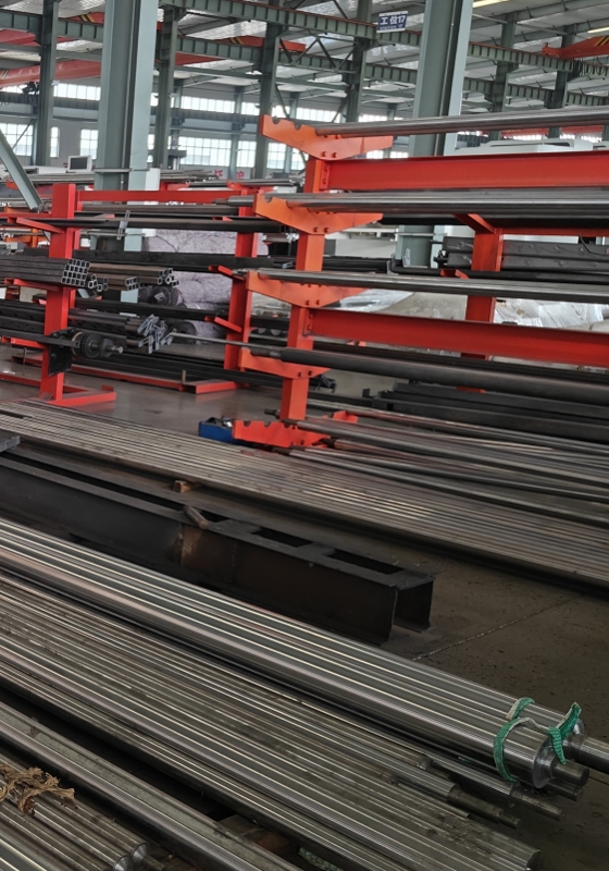 About（images 13）